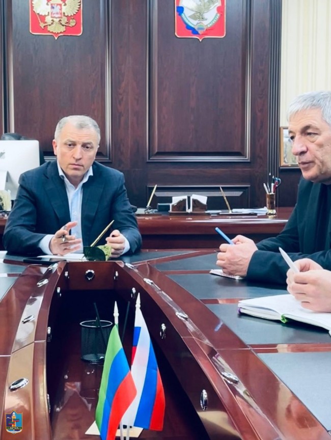Перед проведением еженедельного аппаратного совещания состоялось заседание с начальниками отделов а
